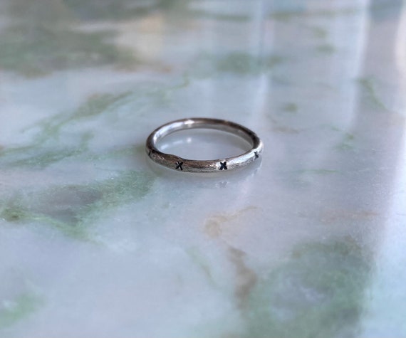 Polished X Style Kiss Sterling Silver Band Ring Polished X Style Kiss Sterling Silver Band Ring