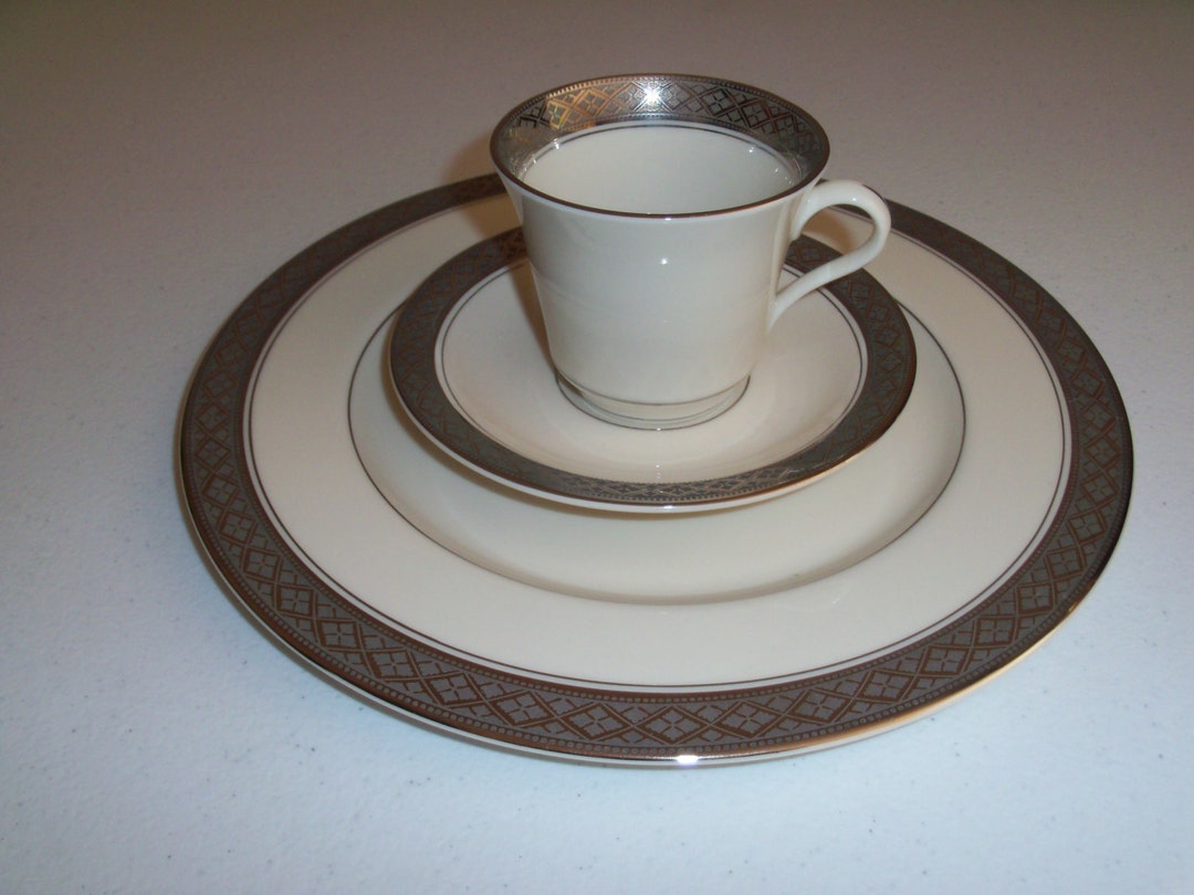Castleton Studios Saladmaster Evening Reflections Platinum Cup & Saucer