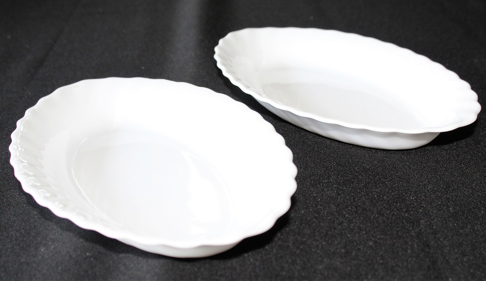 Arcopal Trianon Set of Two Oval Shallow Bowls | Etsy