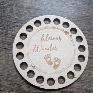 Holzboden KLEINES WUNDER für Häkelkörbchen rund mit 10 und 14mm Lochgröße,  in verschiedene Größen, Sperrholz, personalisierbar