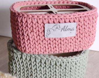 Utensil holder with wooden base & 4 compartments – handmade storage in crochet style in various designs and colors. Pencil case.