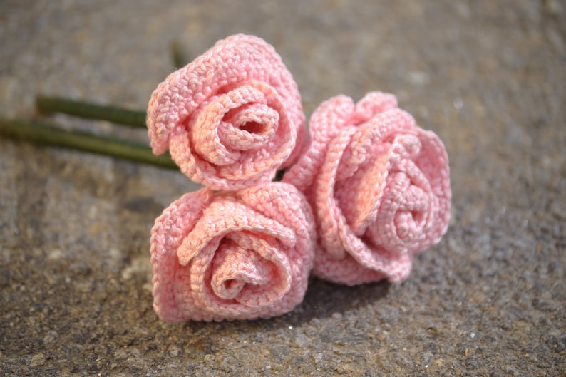 HÄKELANLEITUNG ROSE Häkelanleitung, gehäkelte Rose, Hochzeitsgeschenk, Muttertag, Geschenk, Deko, Anleitung in deutscher Sprache Bild 4