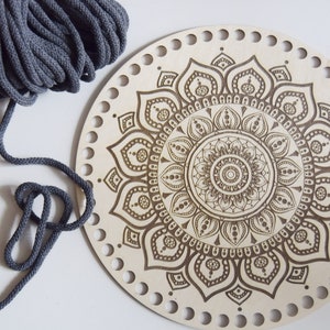 MANDALA in verschiedenen Größen, Holzboden für Häkelkorb, rund mit 10 oder 14mm Lochgröße, perfekt für Bobbiny Garn, verschiedene Größen