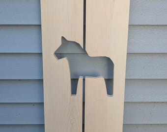 Exterior Dala Horse Shutter : Customize your shutter height and width