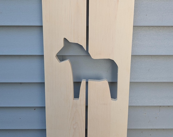 Exterior Dala Horse Shutter : Customize your shutter height and width