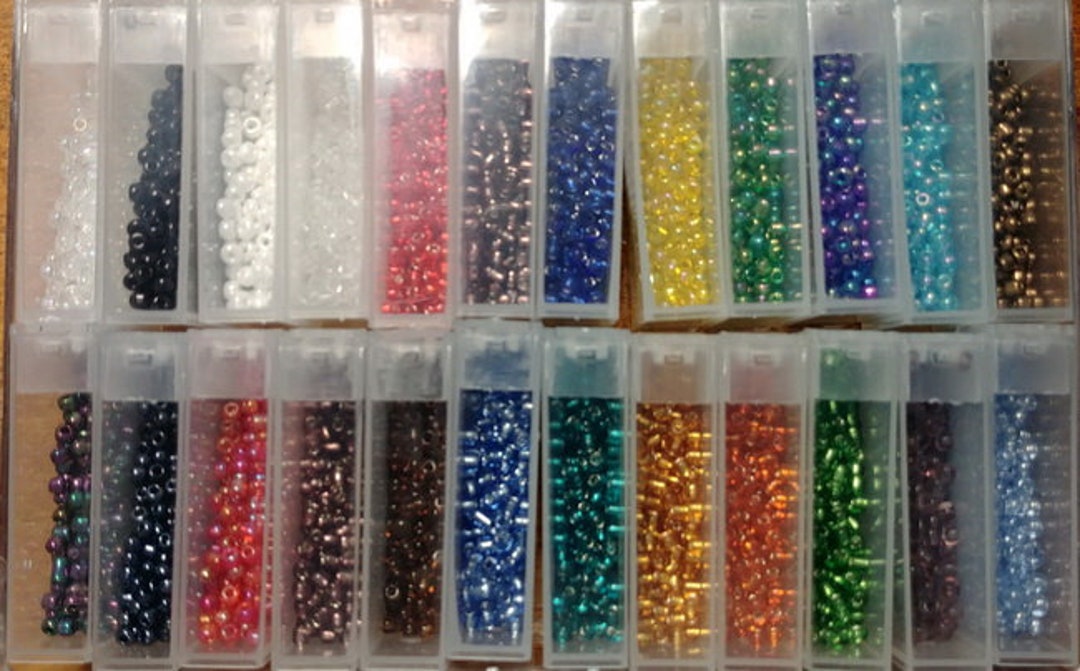 BDKIT119 8/0 Seed Bead Assortment Kit 24 Colors of Beads Inside Flip