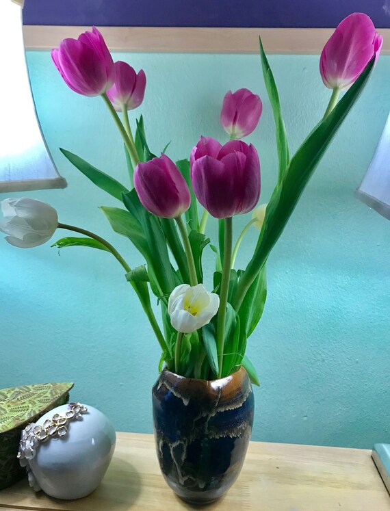 Super Cool Ceramic Vase with Modern Silhouette