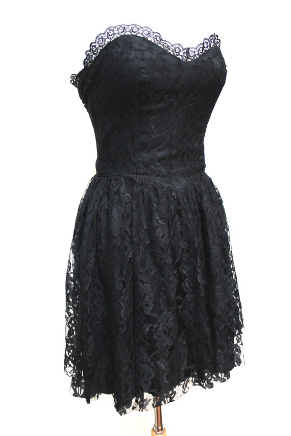 Black Lace Strapless Dress - image 2