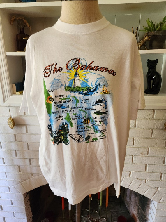 Vintage 2000’s It’s better in the BAHAMAS graphic tee main image 1