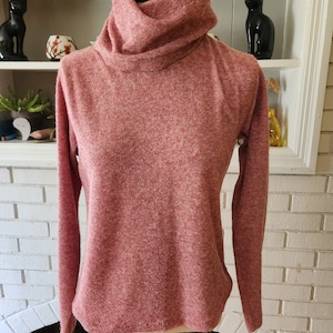 Vintage Long Sleeve Turtle Neck Blouse by Topicknits