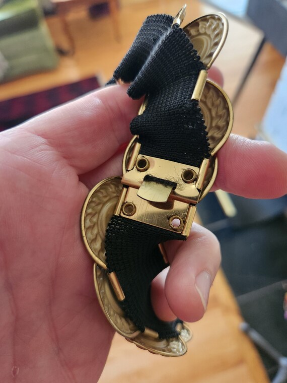 Vintage Gold Medallion Stretch Belt - image 4