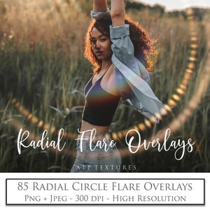 Puede incluir: Una mujer con el pelo rizado está de pie en un campo de hierba alta. Lleva una camisa azul y un top negro. Un efecto de superposición de destello circular radial es visible a su alrededor. El texto "Radial Flare Overlays" y "ATP Textures" es visible en la parte inferior de la imagen. El texto "85 Radial Circle Flare Overlays" es visible en la parte inferior de la imagen. El texto "PNG + JPEG - 300 DPI - HIGH RESOLUTION" es visible en la parte inferior de la imagen.
