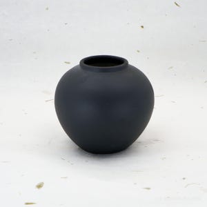 Piccolo vaso in ceramica nera (9,5 cm/3,7 pollici di altezza): Zen Home Décor