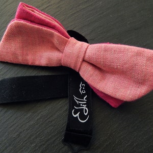 OUTLET. Light Pink and Fuchsia Pre-Tied Bow Tie.