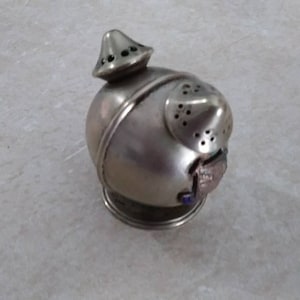 Antique Niagara Falls Canada Souvenir Metal Salt Pepper