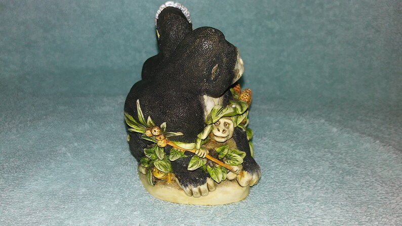 Harmony Kingdom Box Figurine Gorillas Queen of the Jungle 1999 Queen Empress Event Piece