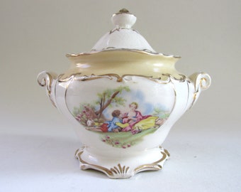 Vintage Courting Couple Sadler Storage Pot with Lid, Shepherd Shepherdess Decor, c 1940s Pottery, H 4 1/4 inches max, small chip