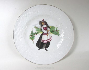 Vintage 1950s Alfred Meakin Pottery Plate, Lady Grape Picker of Burgundy in Regional French Costume of the 18th Century, Dia 8 9/10"