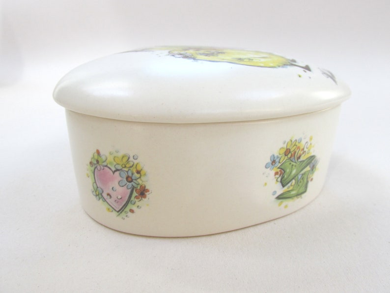 1970s Heart Shape Aldridge Pottery 10.2cm x 10.3cm x 5.2cm Paupers/' Wedding Day Vintage Trinket Box