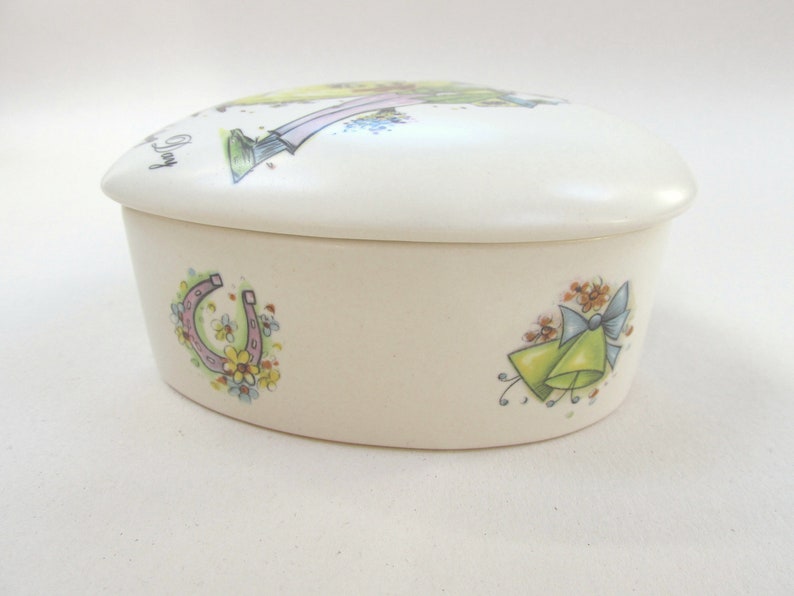 1970s Heart Shape Aldridge Pottery 10.2cm x 10.3cm x 5.2cm Paupers/' Wedding Day Vintage Trinket Box