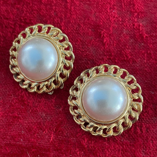 Paolo Gucci ,1980s clip on pearl button earrings in gold metal