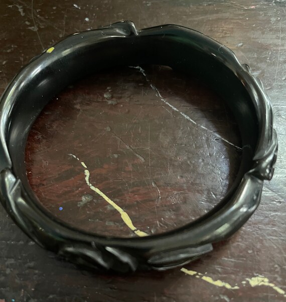 Black bakelite, heavy carved 1/2 in. bracelet in … - image 2