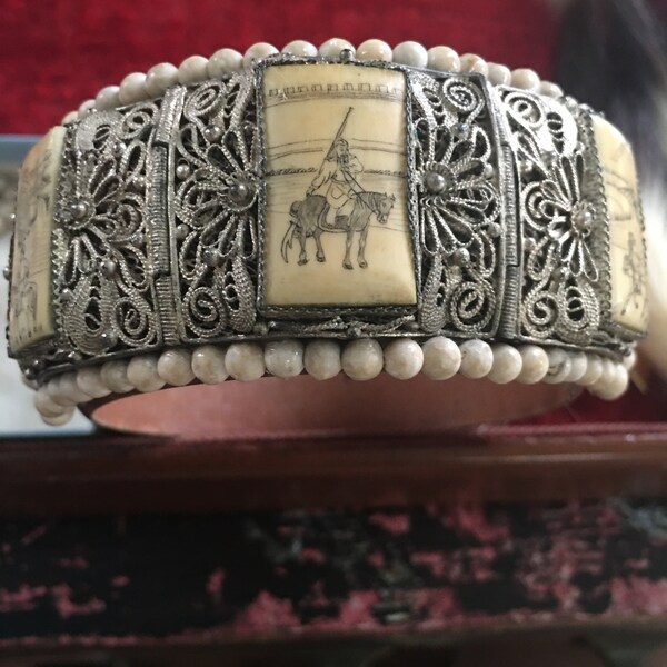 Bracelet of Chinese panels of warriors on wood with silver filigree circa 1970s,repurposed by EojNOLa