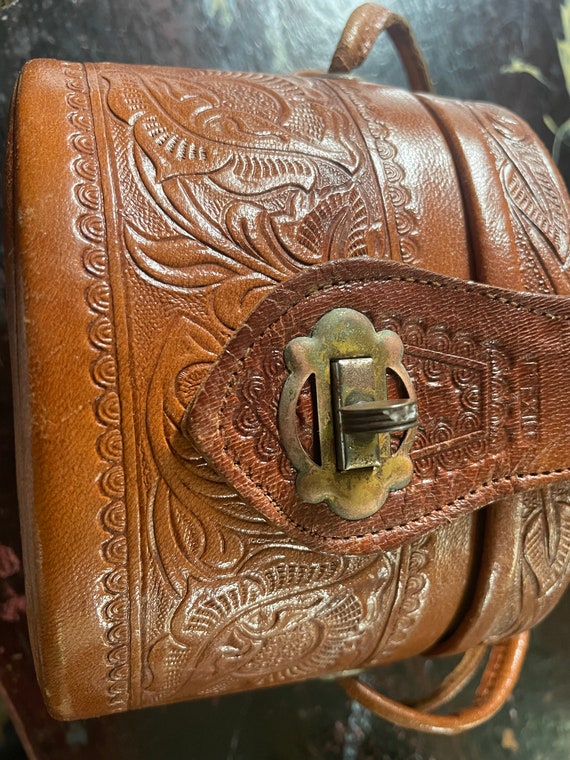 Hand tooled leather oval box purse circa 1940s - image 6