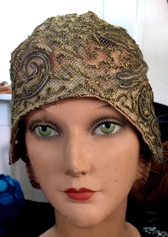 Early twenties Flapper evening cloche,helmet with 