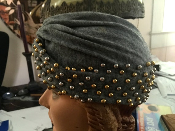 Neiman Marcus  Suzy model turban with metal gold … - image 5