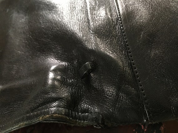 Bottega Veneta clutch purse in black leather circ… - image 7