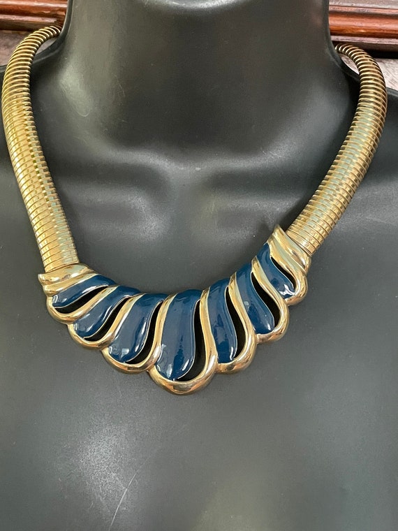 Enameled gold collar bib circa 1970s in blue and g