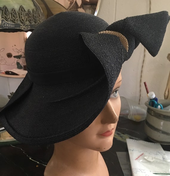 1930s Milan straw navy and creme brimmed hat