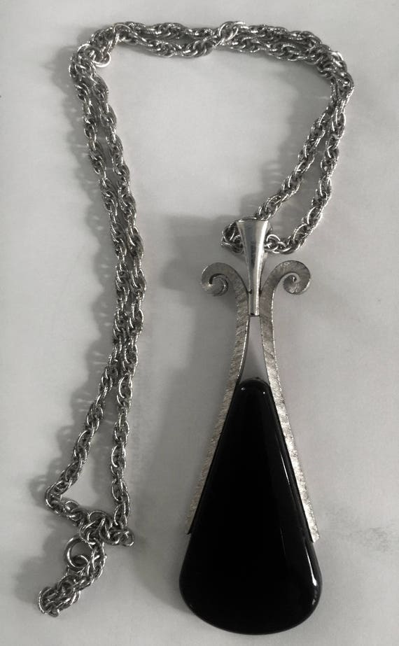 Avon modernist,mod pendant in silver with plastic… - image 2