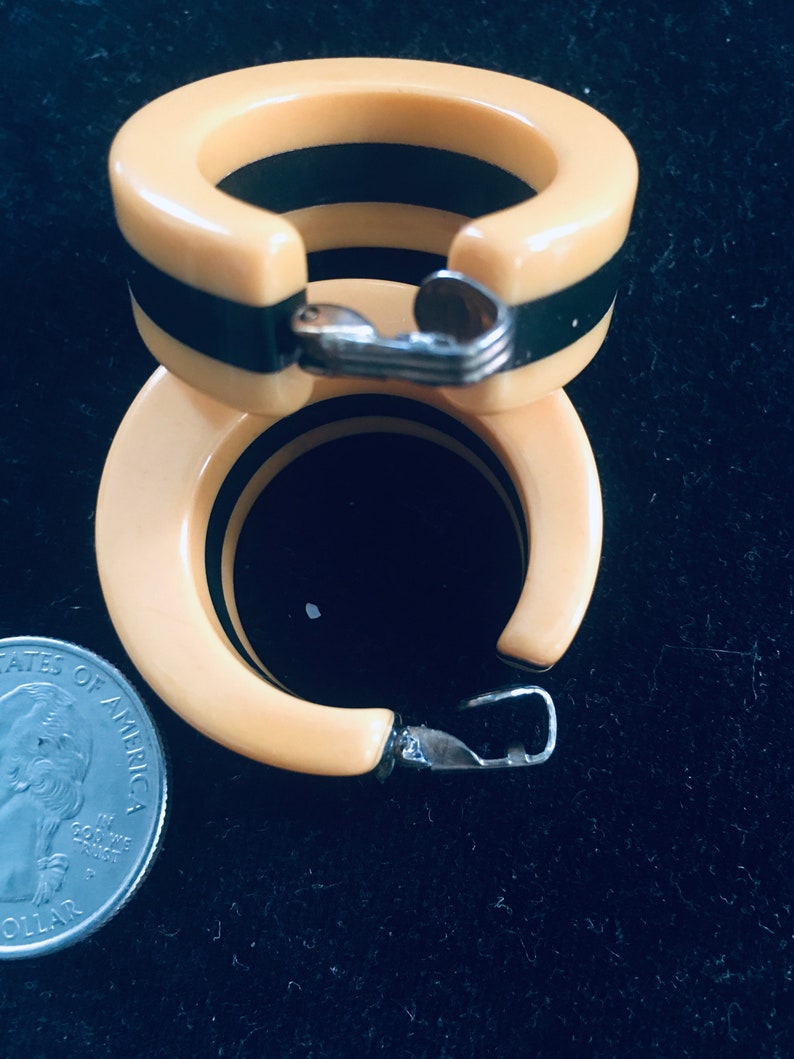 Bakelite stripe hoops in yellow and black circa 1940s in clip on earrings image 9