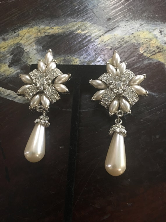 Pearl and rhinestone clip on earrings circa 1980s… - image 1