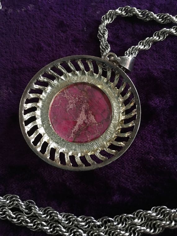 Monet pendant necklace circa 1970 with red stone … - image 3