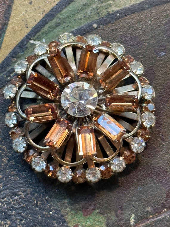 1950s rhinestone brooch with amber topaz color sto