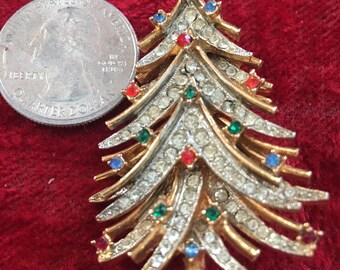 Christmas tree brooch signed Art,circa 1960s with rhinestones