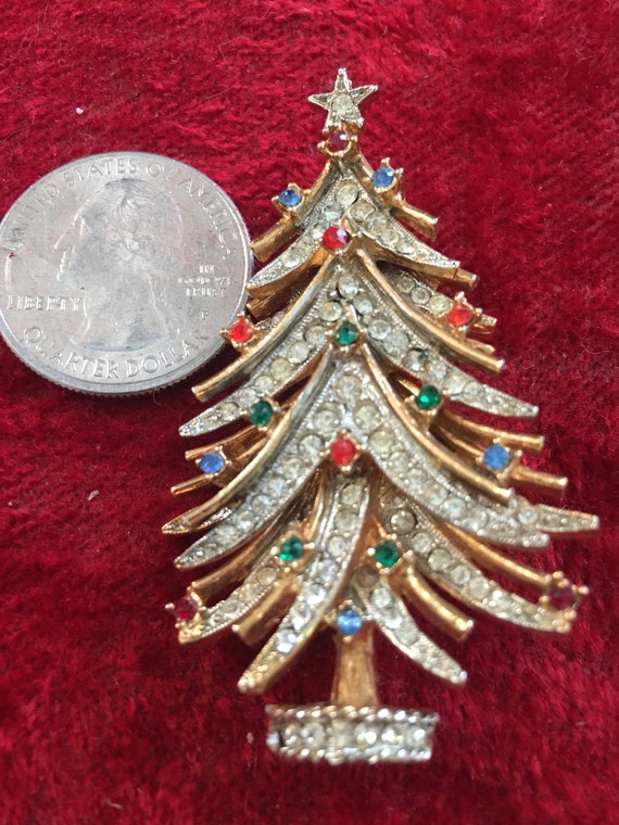 Christmas tree brooch signed Art,circa 1960s with… - image 1