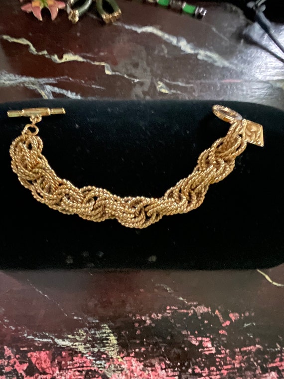 Estee Lauder thick chain toggle 1980s bracelet in 