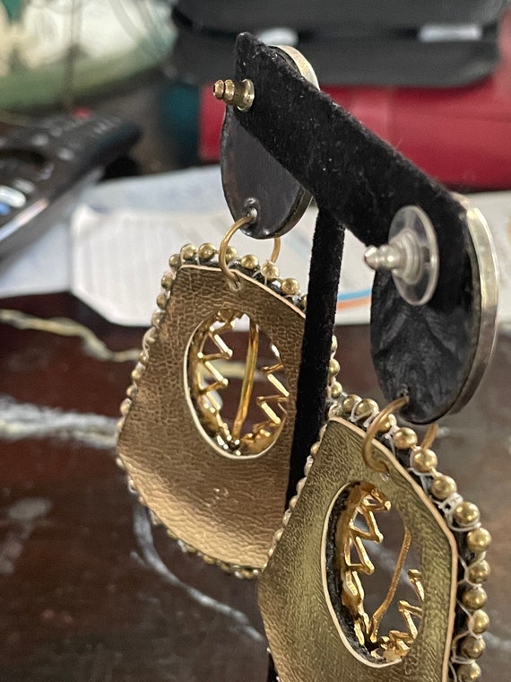 Runway pierced 1980s earrings in black and gold m… - image 4