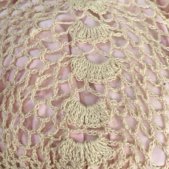 Hand crochet cloche in peach and looks to be cott… - image 7