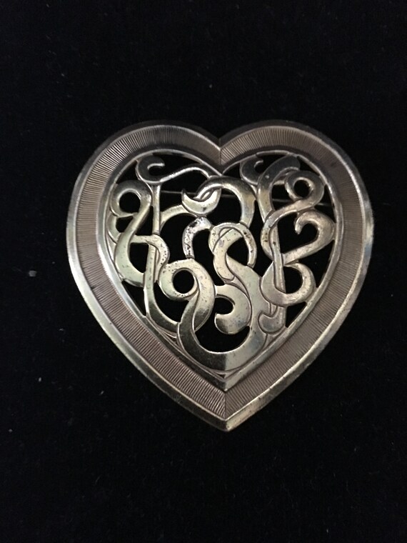 Miriam Haskell heart pin circa 1960s in goldtone - image 2