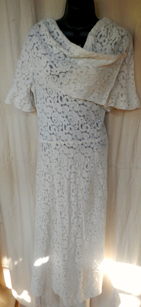 White cotton lace dress from the 20s,beautiful sha