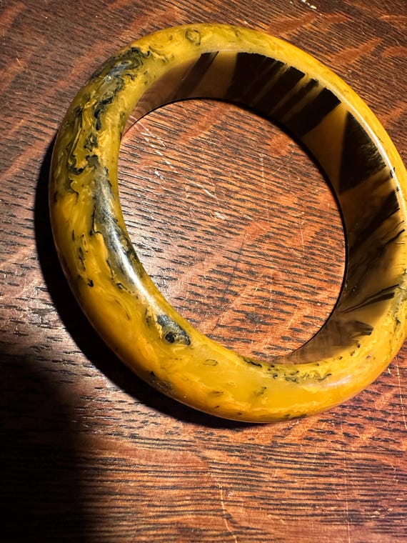 Marbleized bakelite high dome(tested) bangle brac… - image 3