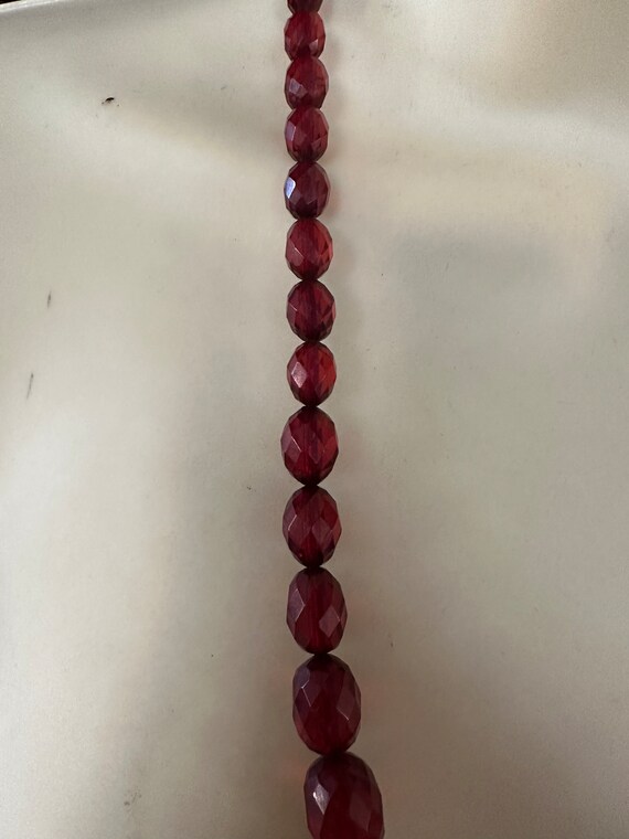 A graduated faceted bakelite cherry red beaded ne… - image 8