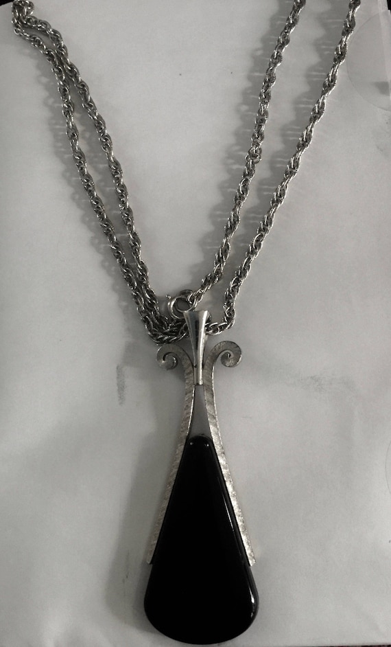 Avon modernist,mod pendant in silver with plastic… - image 1