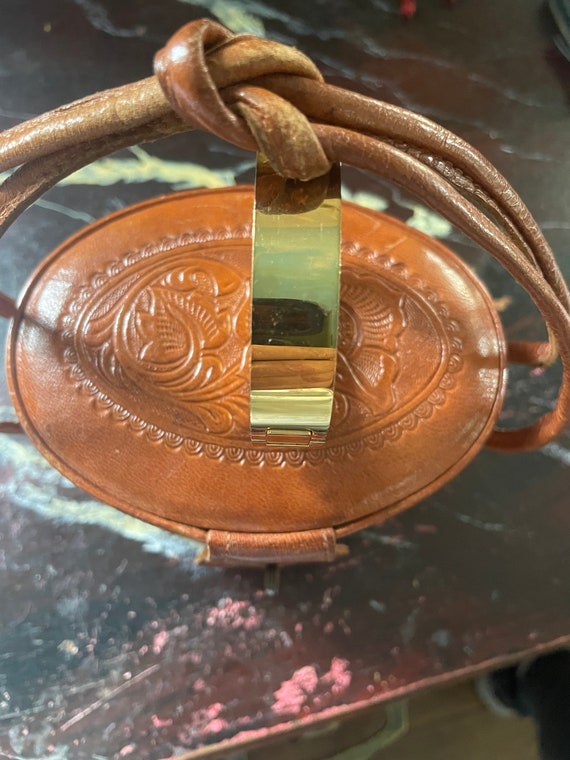 Hand tooled leather oval box purse circa 1940s - image 4