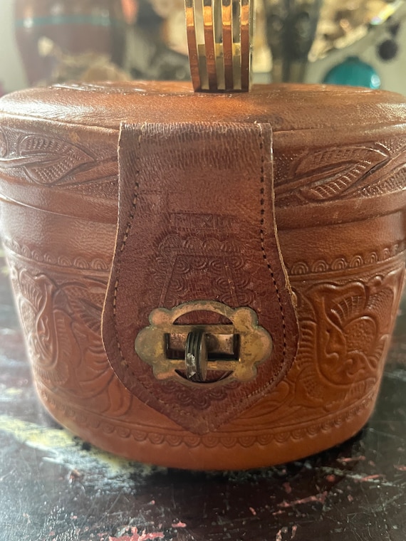 Hand tooled leather oval box purse circa 1940s - image 2